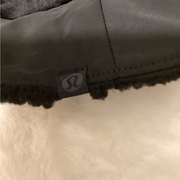 Lululemon NWT Women’s Textured Fleece Buckle Hat Size M/L - Picture 5 of 5